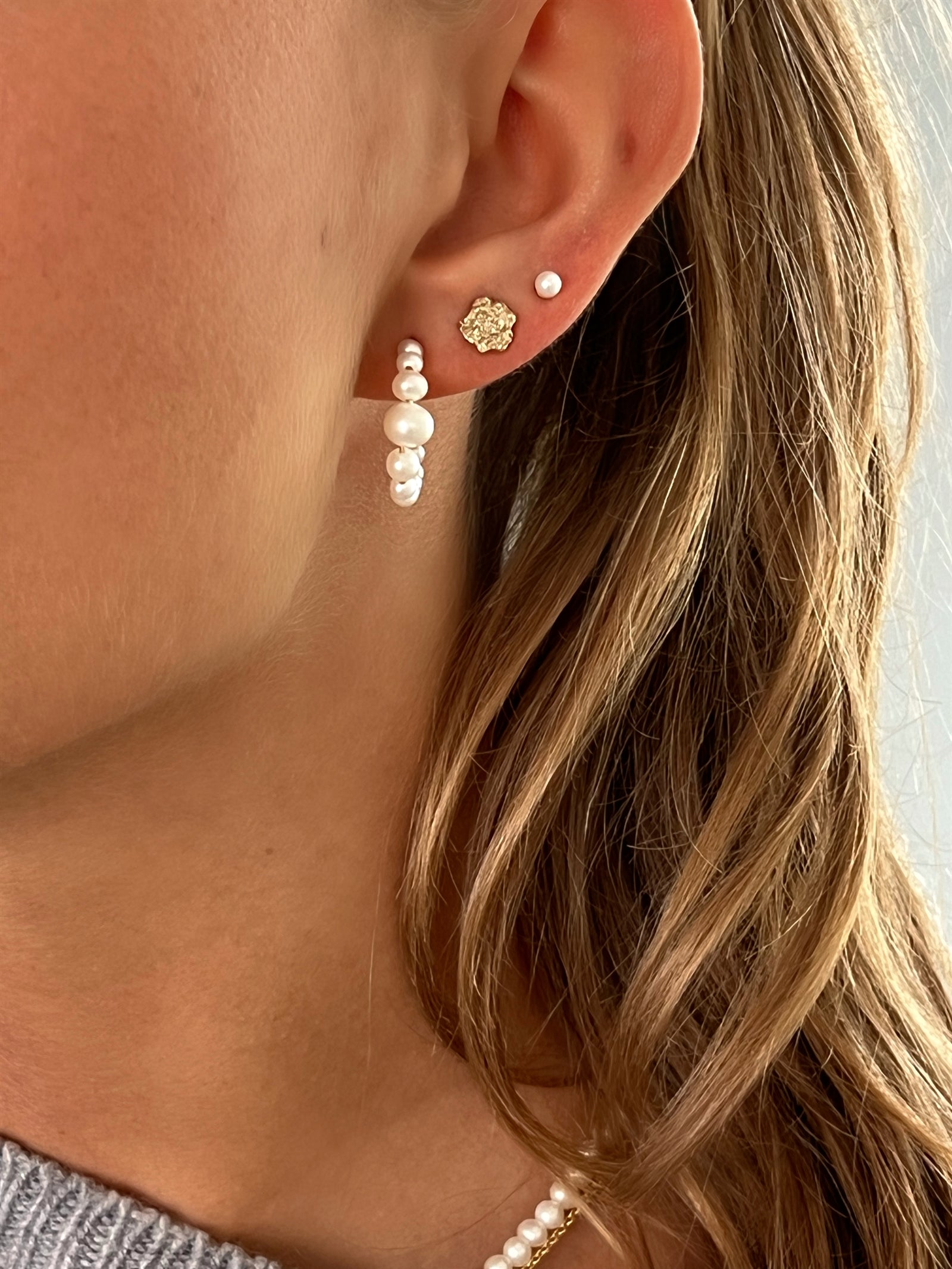 CORDELIA PEARLY HOOPS