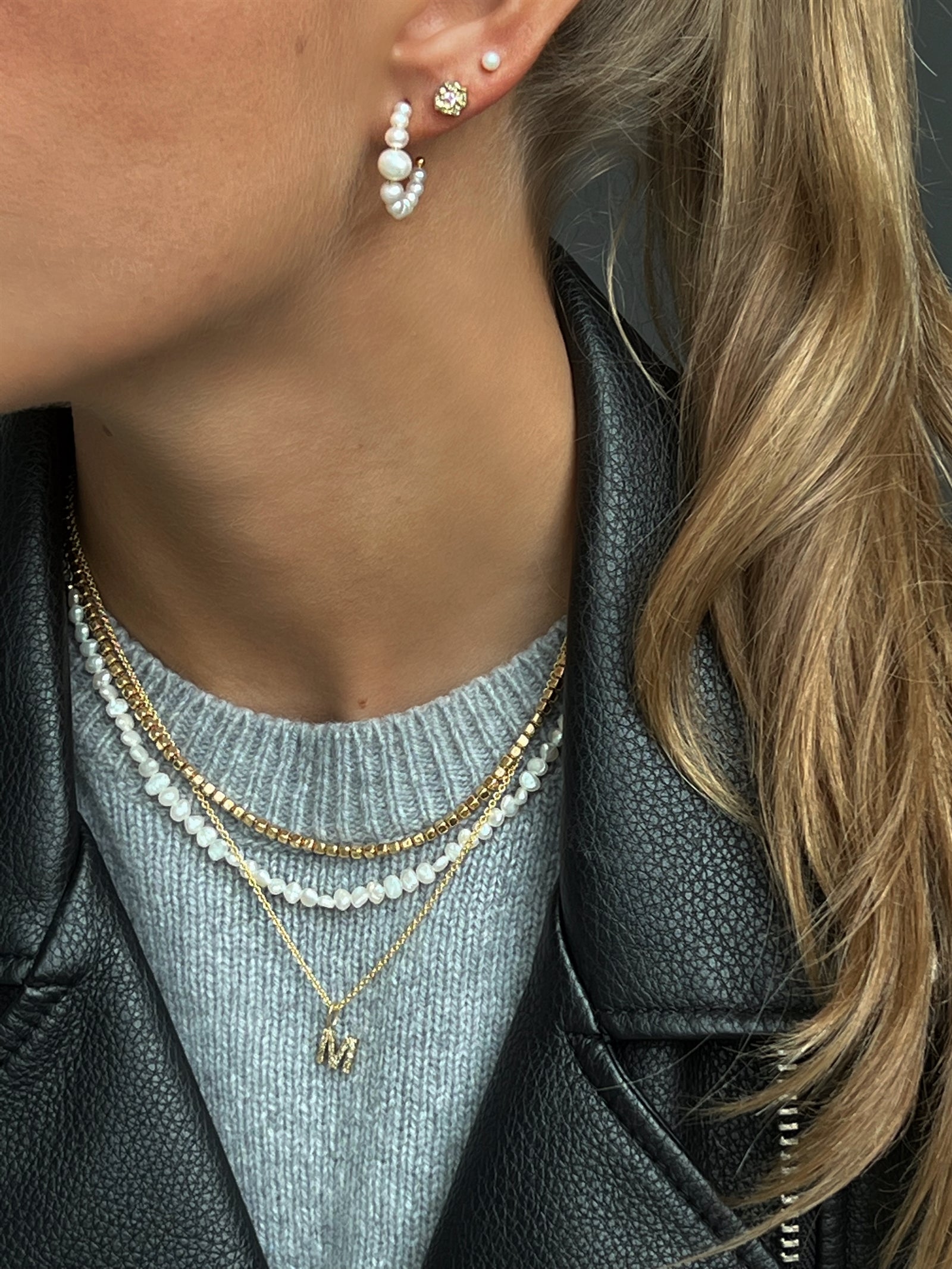 CORDELIA PEARLY HOOPS