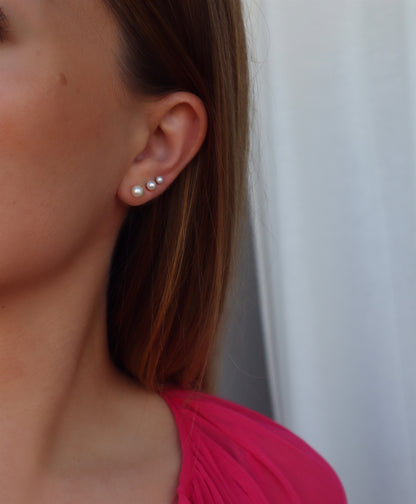 PEARL STUD MEDIUM